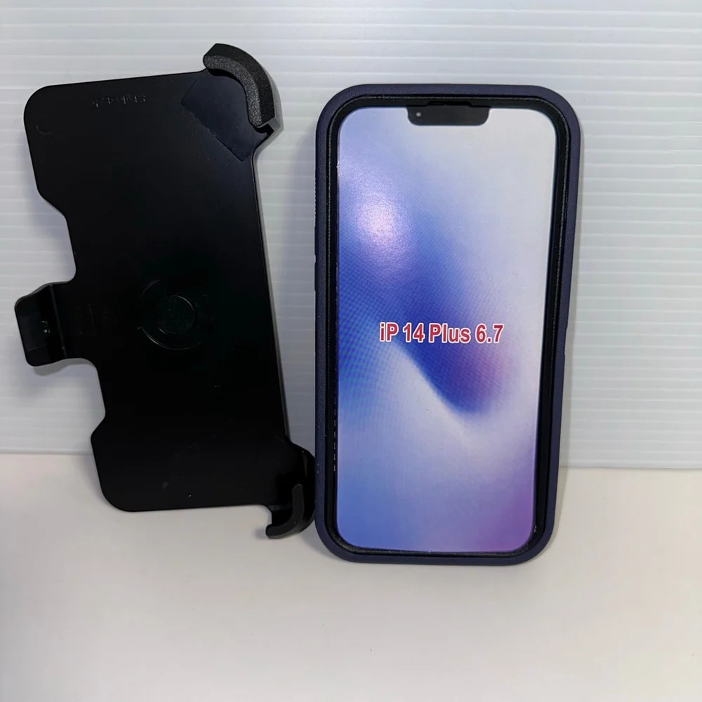 New in Packaging Cell Phone Case for iPhone 14 Plus Hip Clip Dark Blue & Black
